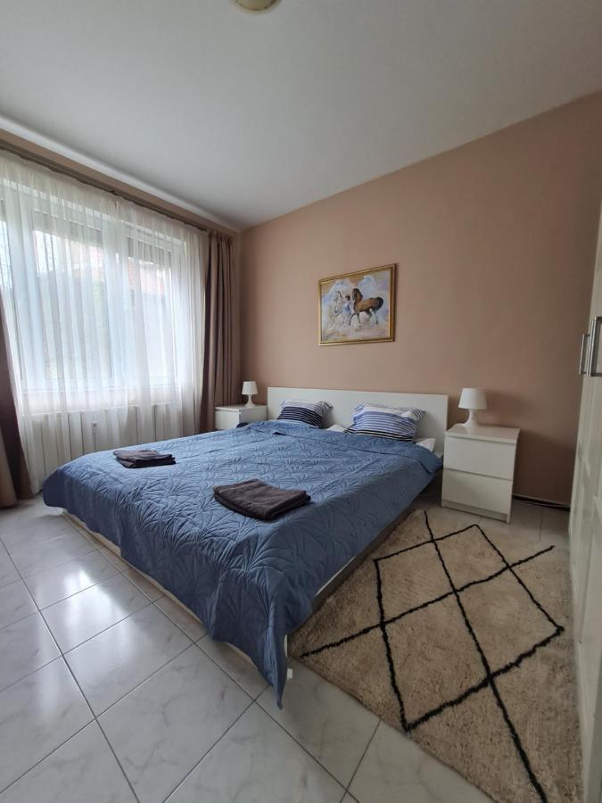 Raya Maisonette, Ideal Center Apartment Sofia Bagian luar foto