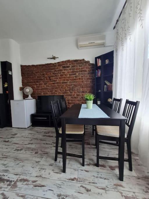 Raya Maisonette, Ideal Center Apartment Sofia Bagian luar foto