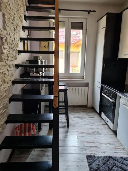 Raya Maisonette, Ideal Center Apartment Sofia Bagian luar foto